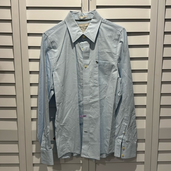 Abercrombie & Fitch Men’s Shirt in blue/ white thin Stripes, Muscle style. - Picture 1 of 8